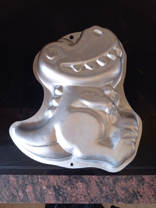 Molde para tarta con forma de dinosaurio