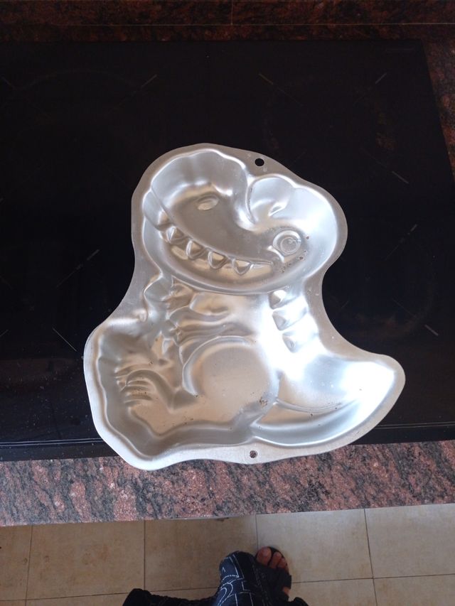 Molde para tarta con forma de dinosaurio