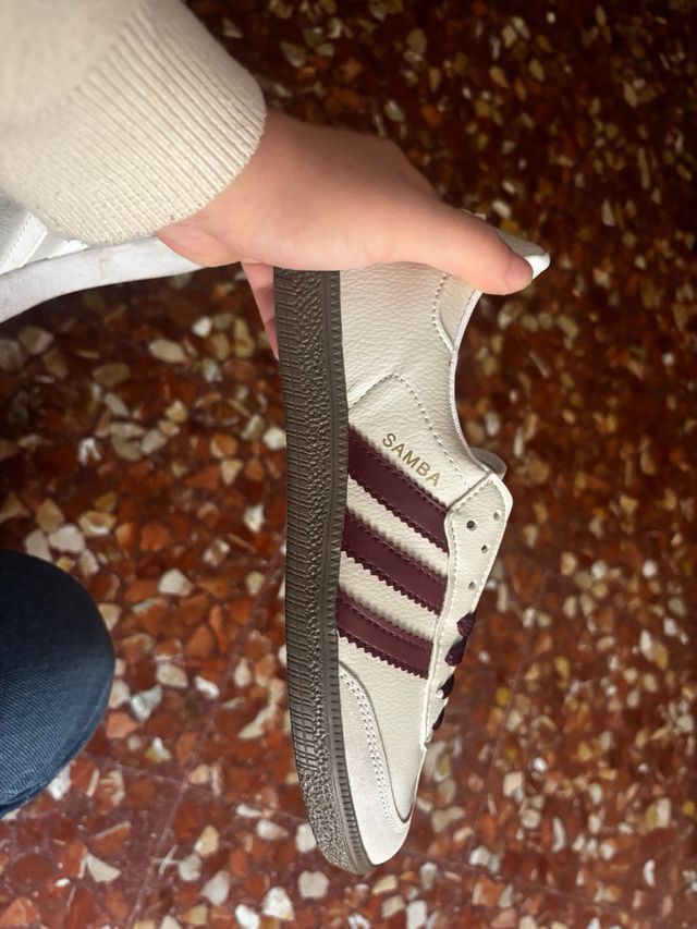Zapatillas Adidas Samba Beige y Rojo