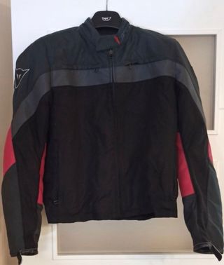 Chaqueta Dainese Moto Negra y Roja