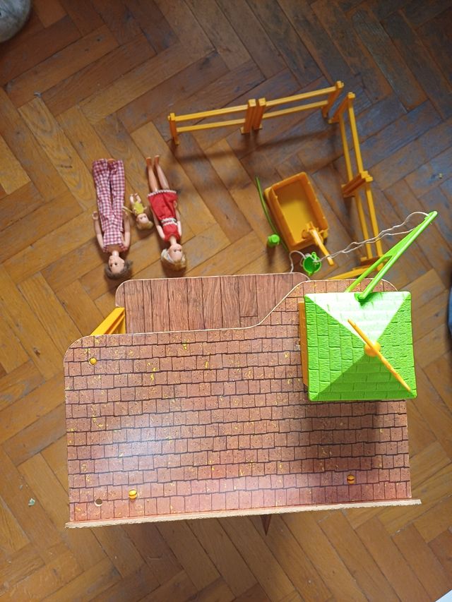 Casa Famiglia Felice con accessori. Casa bambole