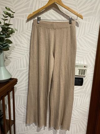 Pantalón de punto canale beige sin estrenar