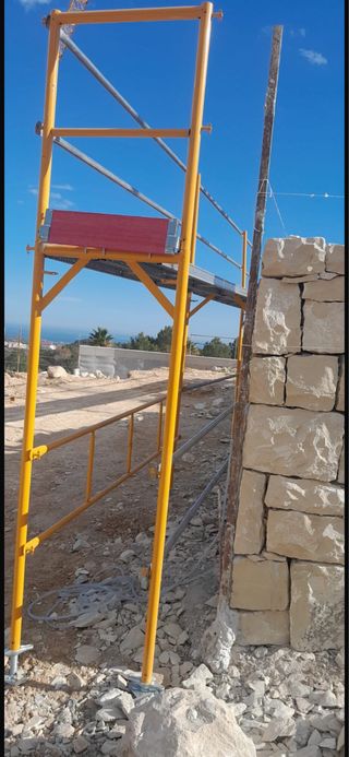 Muro de piedra natural