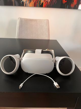Oculus Quest 2 con 2 mandos y cargador 