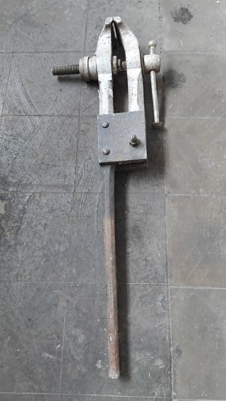 Tornillo de banco para herrería