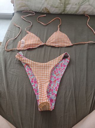 Bikini reversible floral talla XS/S shein