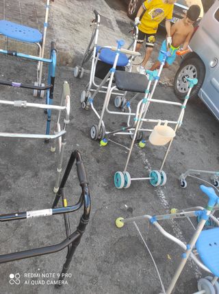 Andador azul con asiento
