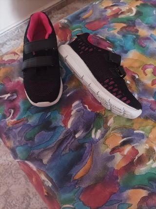 Deportivas niña velcro negro y rosa