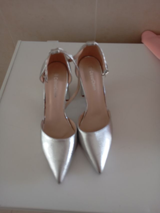 Zapatos de fiesta plateados