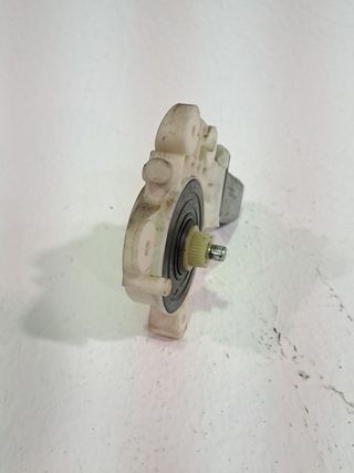 MOTOR ELEVALUNAS DELANTERO IZQUIERDO MERCEDES-BENZ CLASE A ( (8)
