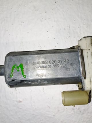 MOTOR ELEVALUNAS DELANTERO IZQUIERDO MERCEDES-BENZ CLASE A ( (8)