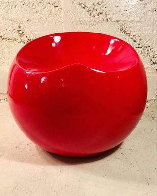 Sedia a sfera in alluminio rosso vintage
