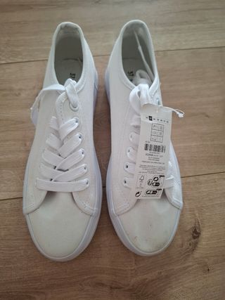 Zapatillas de lona blancas  talla 37 sin estrenar