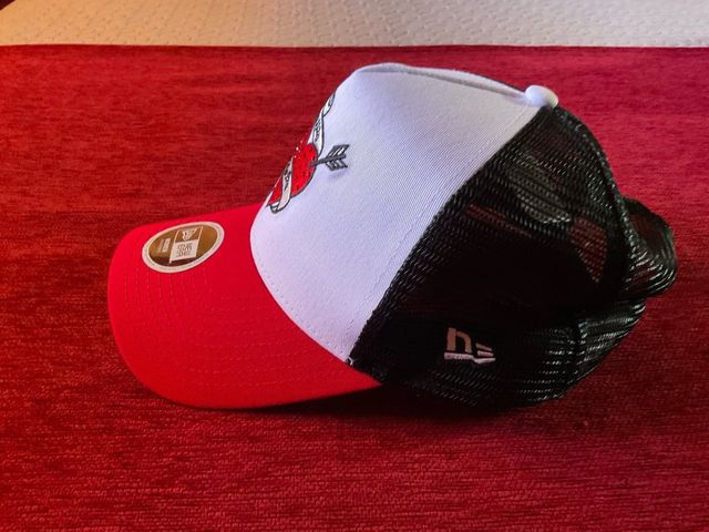 Gorra New Era Rhinestone Roja y Blanca