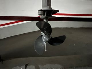 Neumática auxiliar con remos y motor honda 2’3