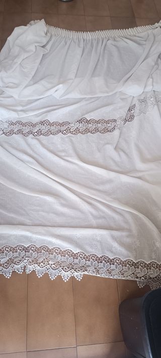 Cortinas blancas con encaje