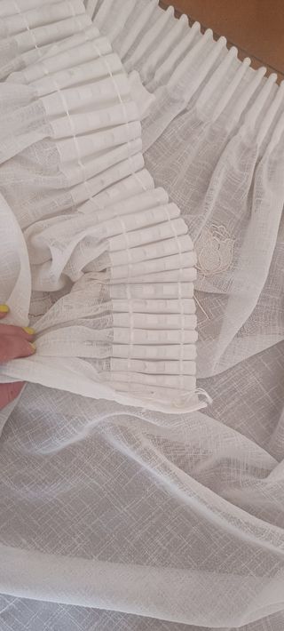 Cortinas de tela blancas