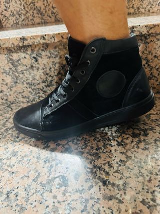 Zapatos negros de ante y piel