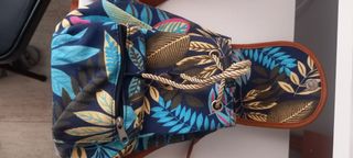 Mochila de tela con estampado floral