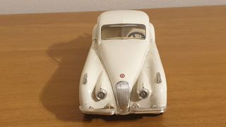 Modellino JAGUAR XK120 COUPE (1948) Burago 1:24