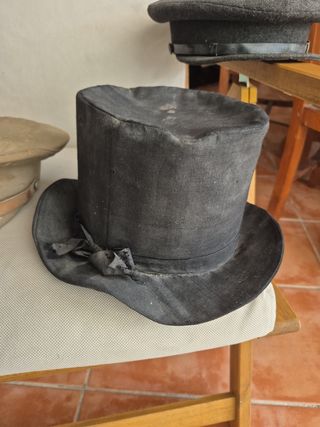 Sombrero de época negro