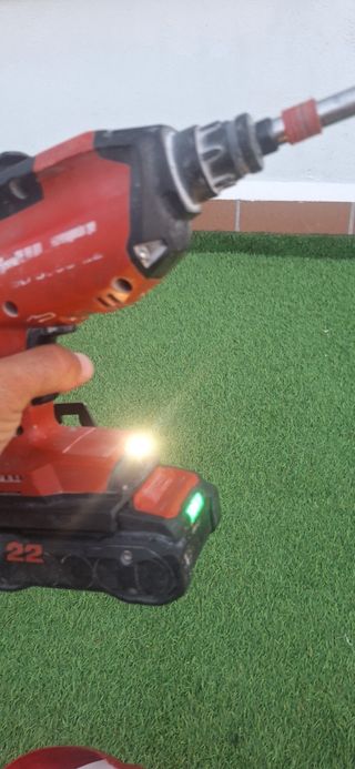 HILTI SD 5000-A22 02 Martillo y atornilladora. 