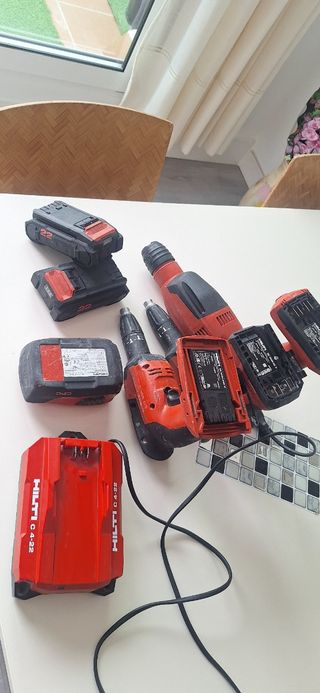 HILTI SD 5000-A22 02 Martillo y atornilladora. 