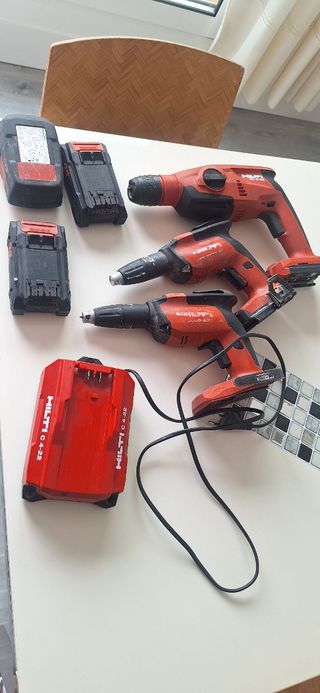 HILTI SD 5000-A22 02 Martillo y atornilladora. 