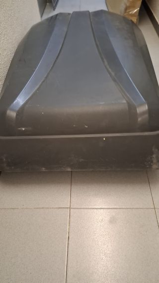 Arcón maletero coche