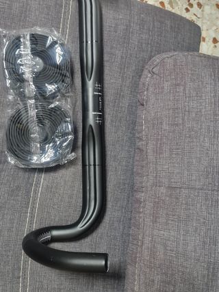 Manillar de bicicleta negro