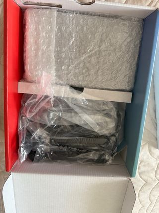 Nintendo Switch + 2 Mandos + Base Carga
