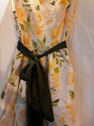 Vestido de cóctel floral amarillo y verde