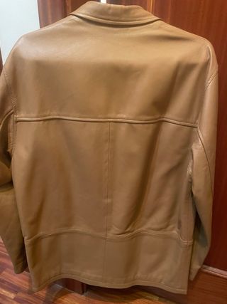 Chaqueta de cuero marrón