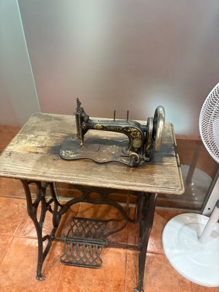 Máquina de coser Singer antigua