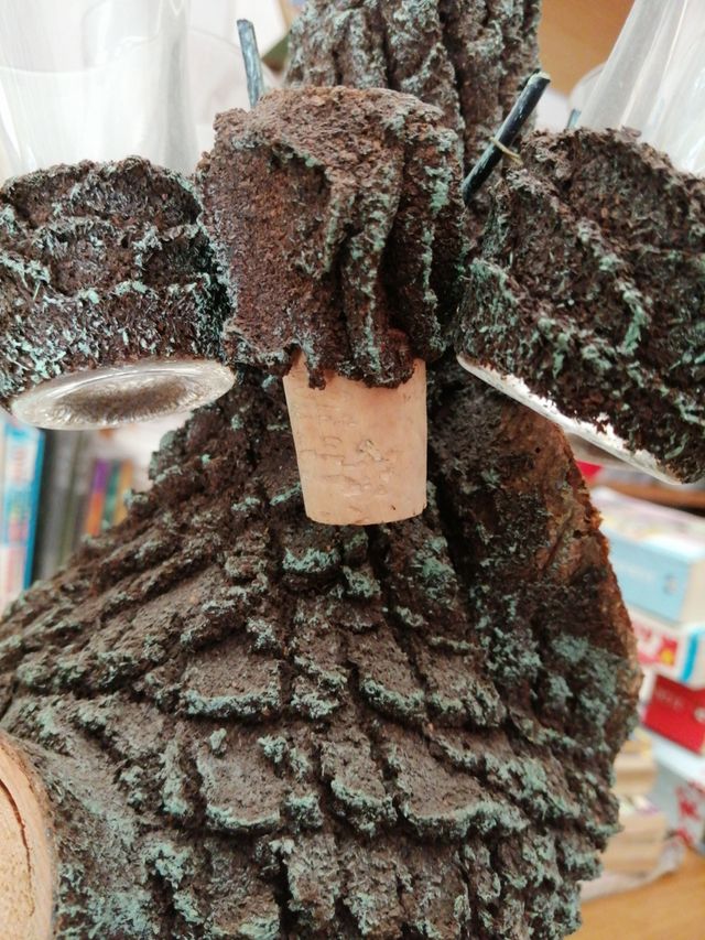 Bottiglia da collezione con bicchieri