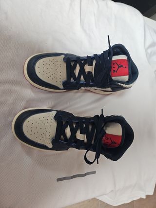 Jordan 1 Mid SE Take Flight Gold Swoosh GS