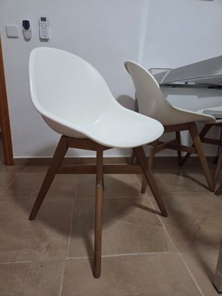 4 Sillas de Comedor IKEA Blancas