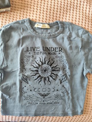 Camiseta Bershka gris con dragón Talla S. Precio 1