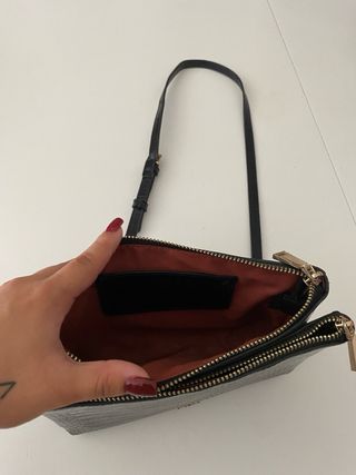 Bolso Parfois negro efecto charol