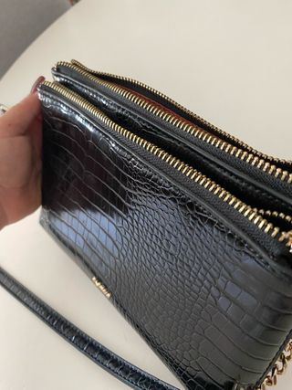 Bolso Parfois negro efecto charol