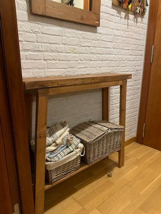 Mueble recibidor de madera  fabricación artesanal 