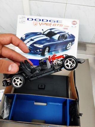 Coche a escala Burago Viper GTS 1996