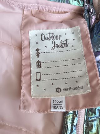 Chaqueta ligera niña metalizado multicolor. 