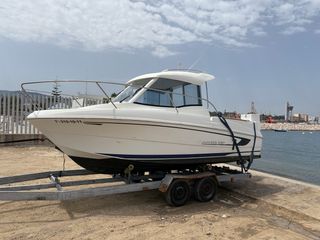 Embarcación Beneteau Antares 585