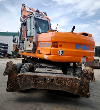 MAQUINA RETROEXCAVADORA FIAT KOBELCO