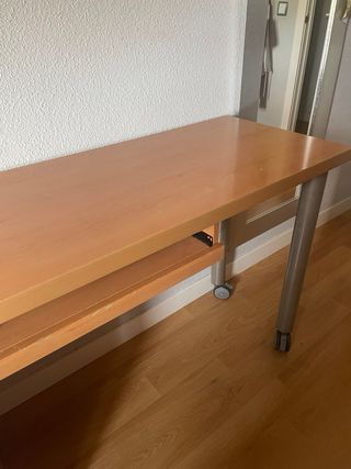 Mesa de escritorio con cajonera