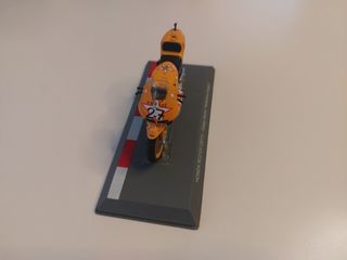 Moto a escala 1:18 Casey Stoner Honda RC212V