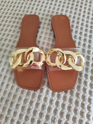 Sandalias Zara doradas y transparentes talla 37