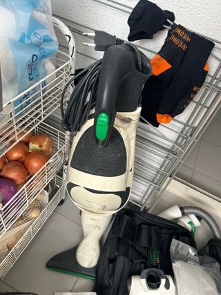 Aspiradora Vorwerk con accesorios y bolsas