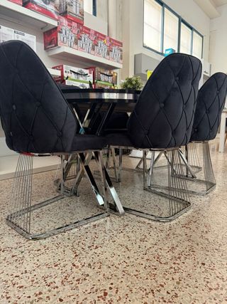 Mesa de comedor negra con 6 sillas